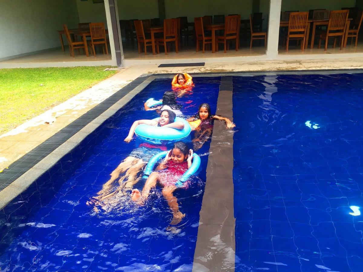 Honey Tree Polonnaruwa Hotel Exterior photo