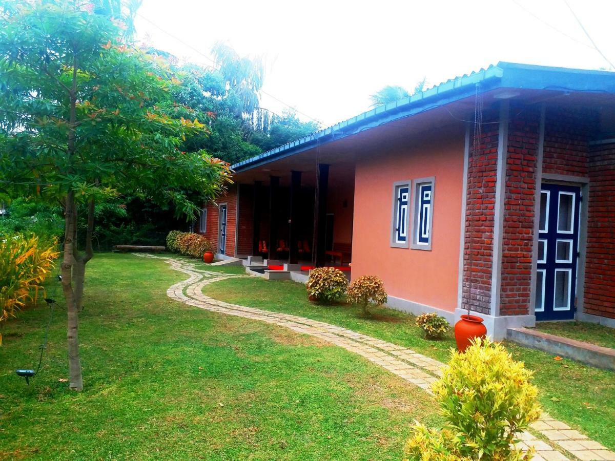 Honey Tree Polonnaruwa Hotel Exterior photo